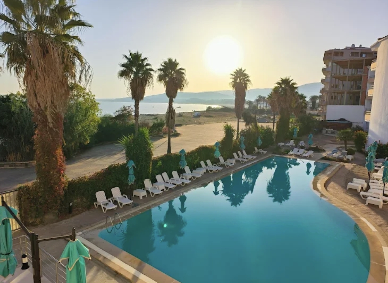 Loading Resort Image...
