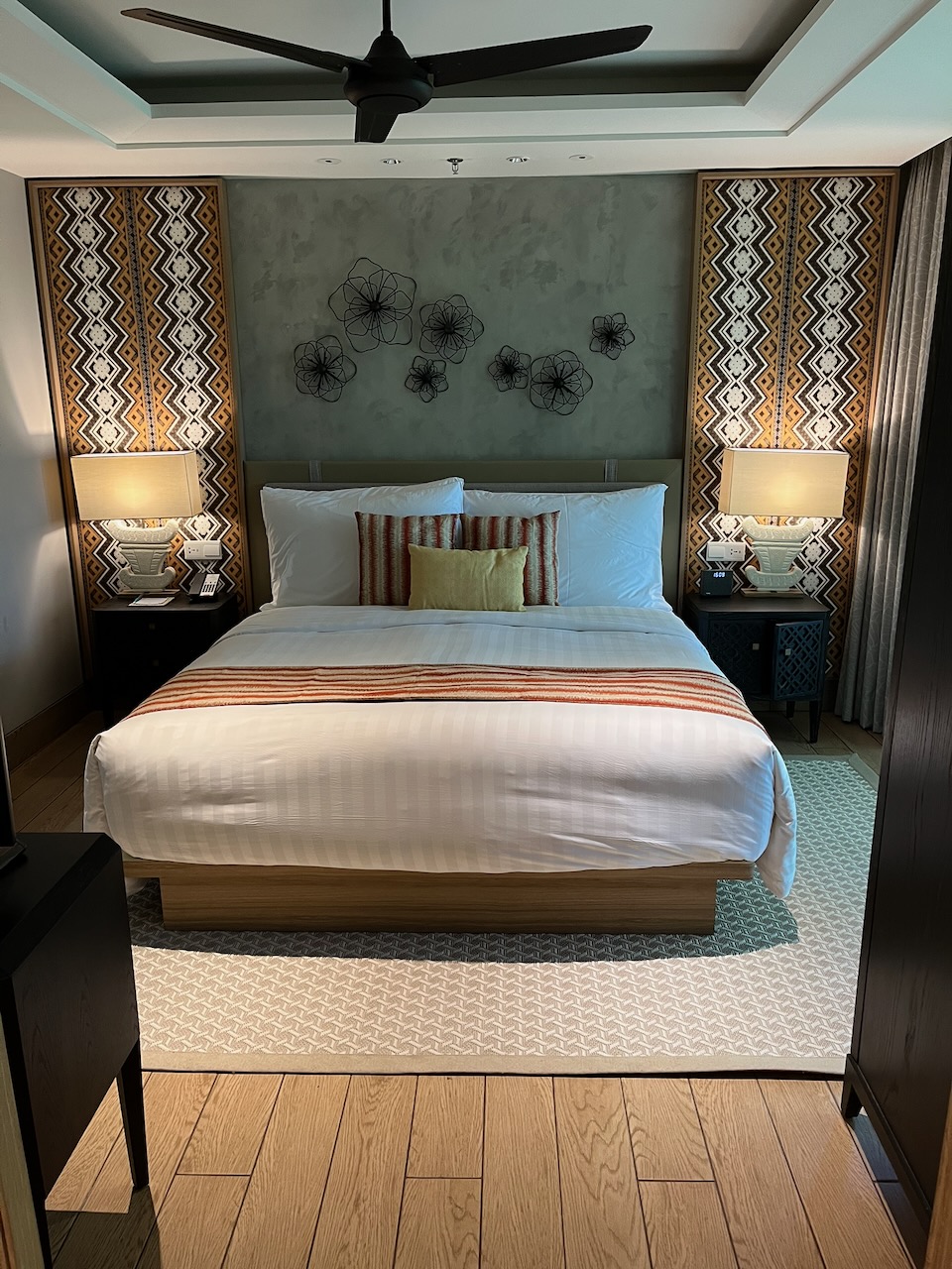 Loading Resort Image...