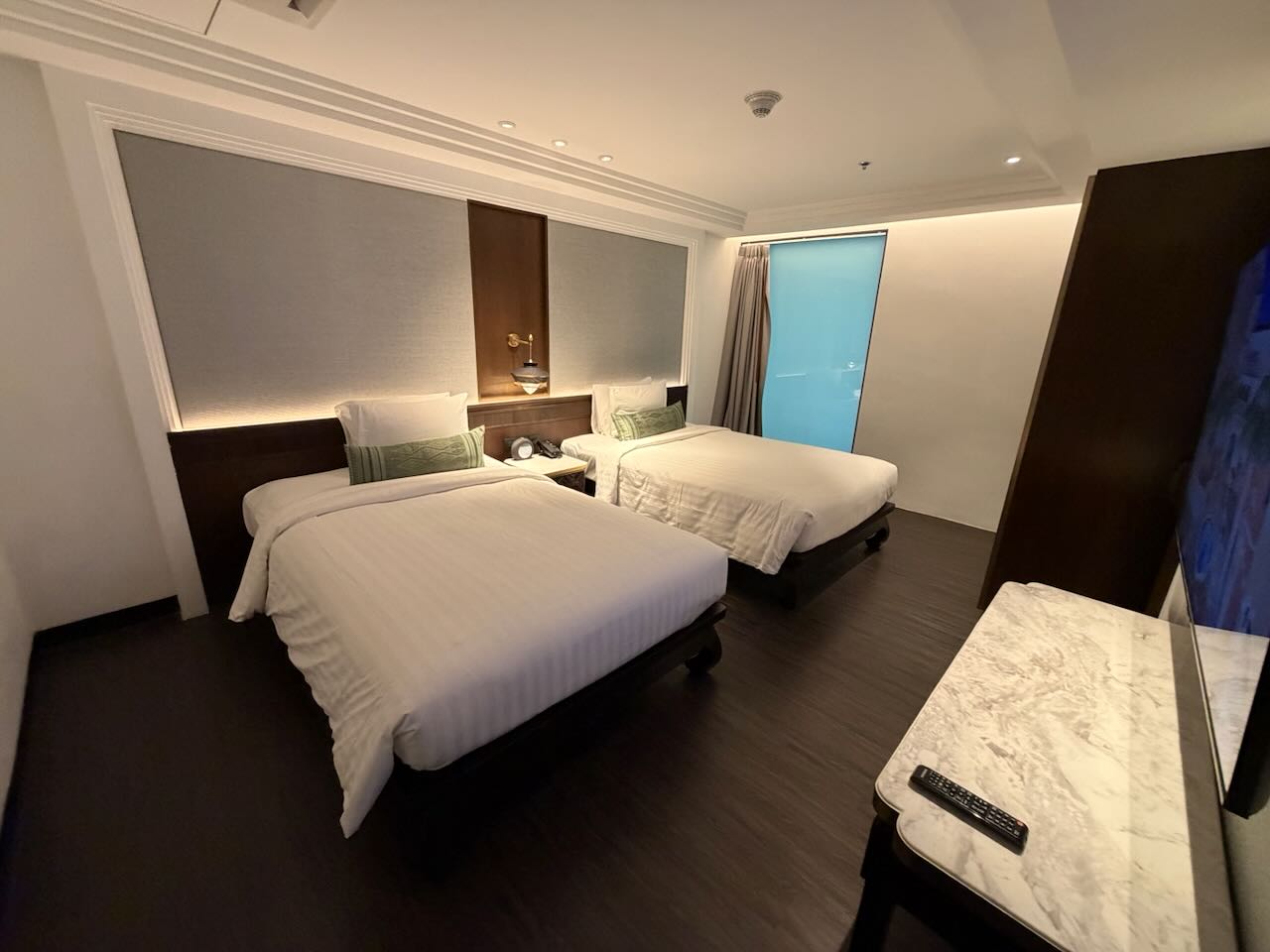 Loading Resort Image...