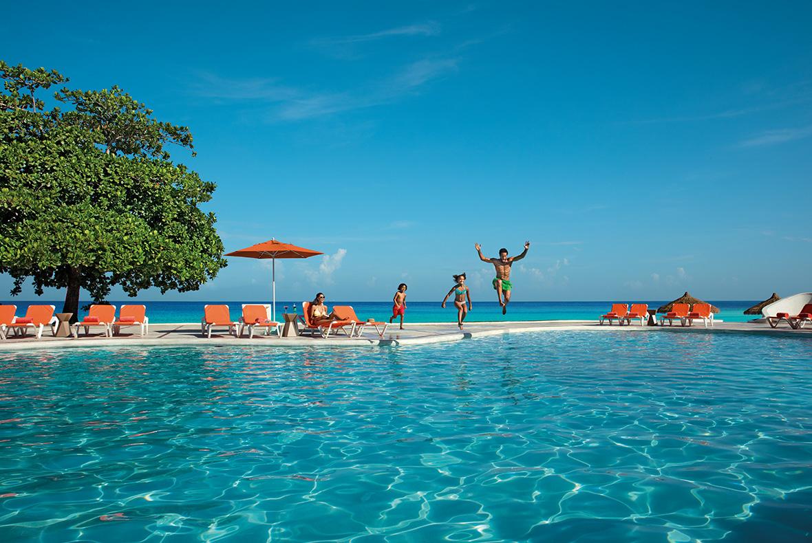 Loading Resort Image...