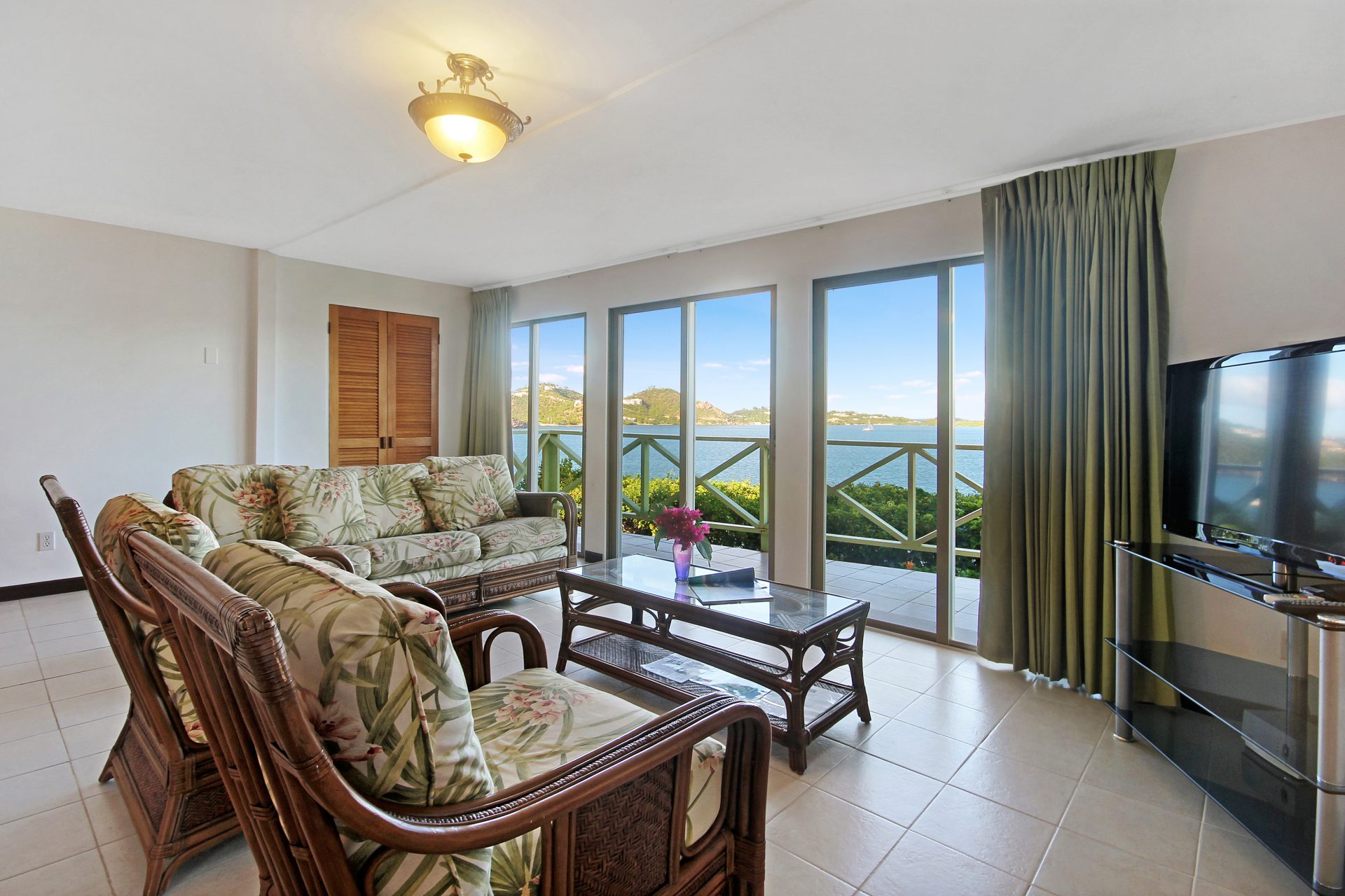 Loading Resort Image...