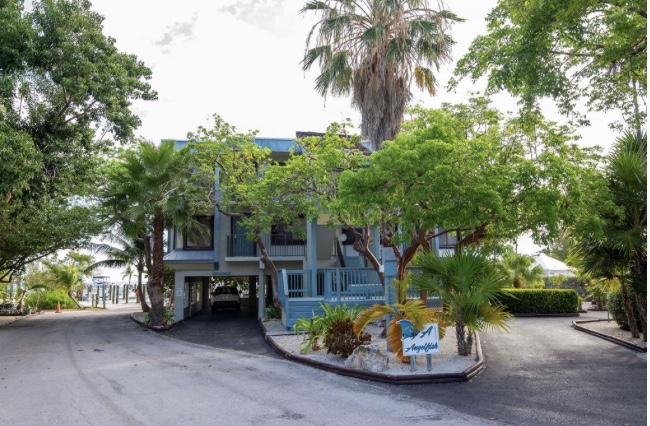 Loading Resort Image...