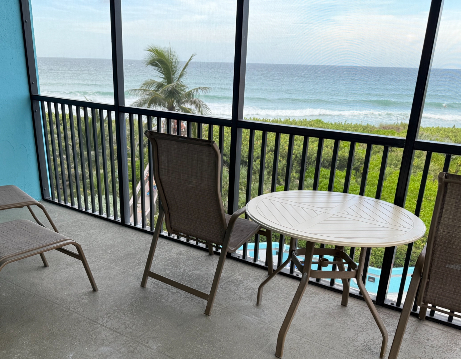 Loading Resort Image...