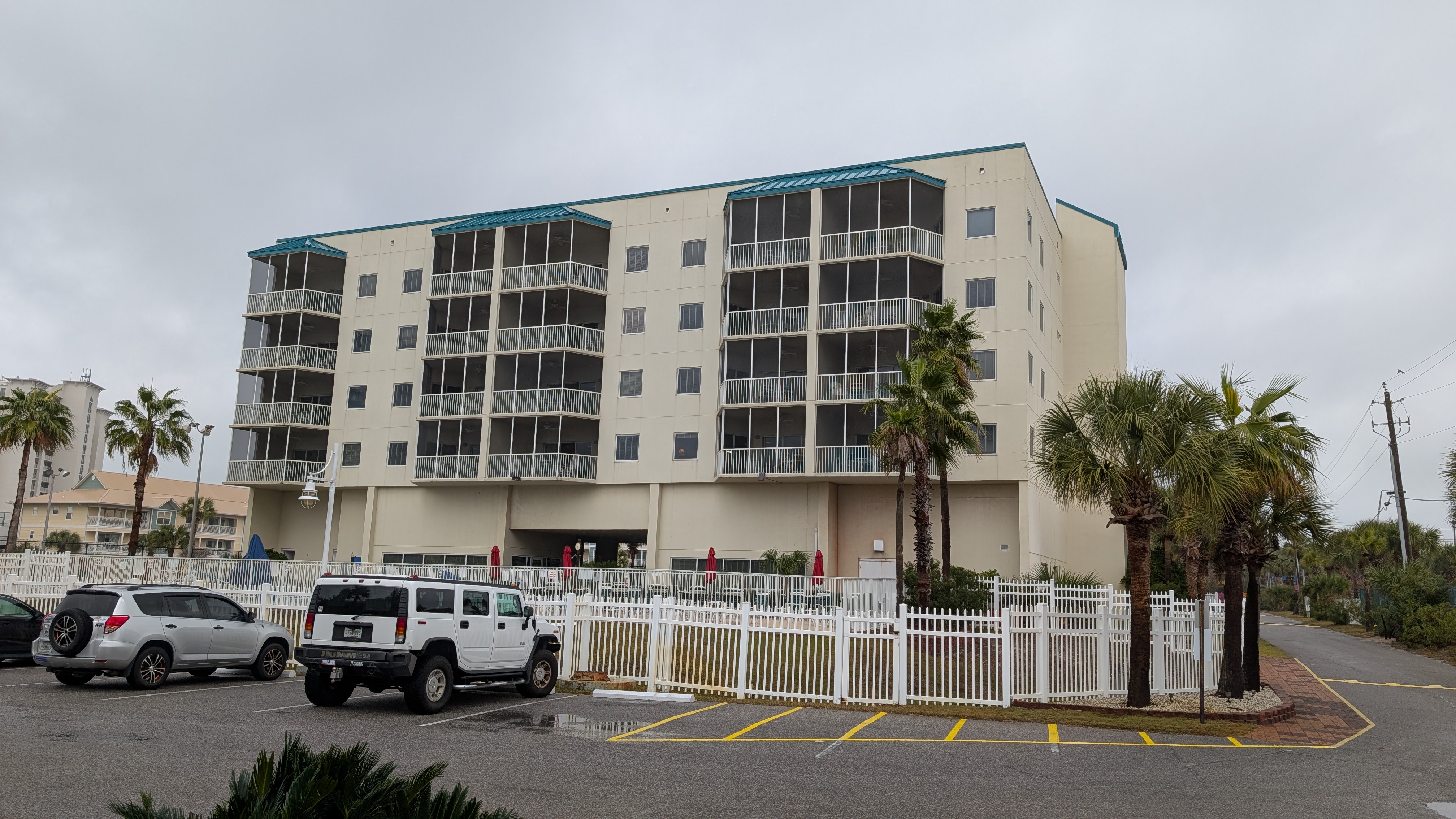 Loading Resort Image...