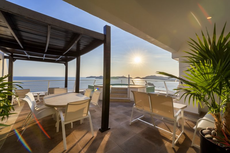 Loading Resort Image...