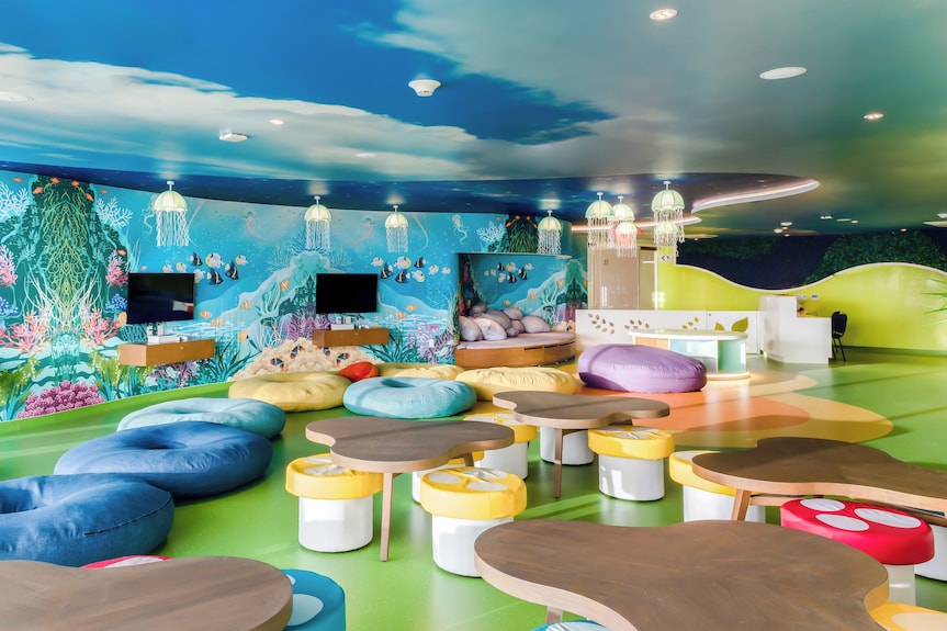 Loading Resort Image...