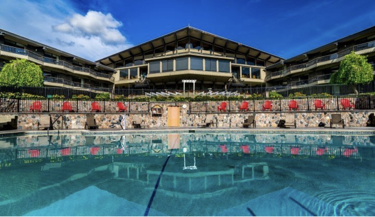 Loading Resort Image...