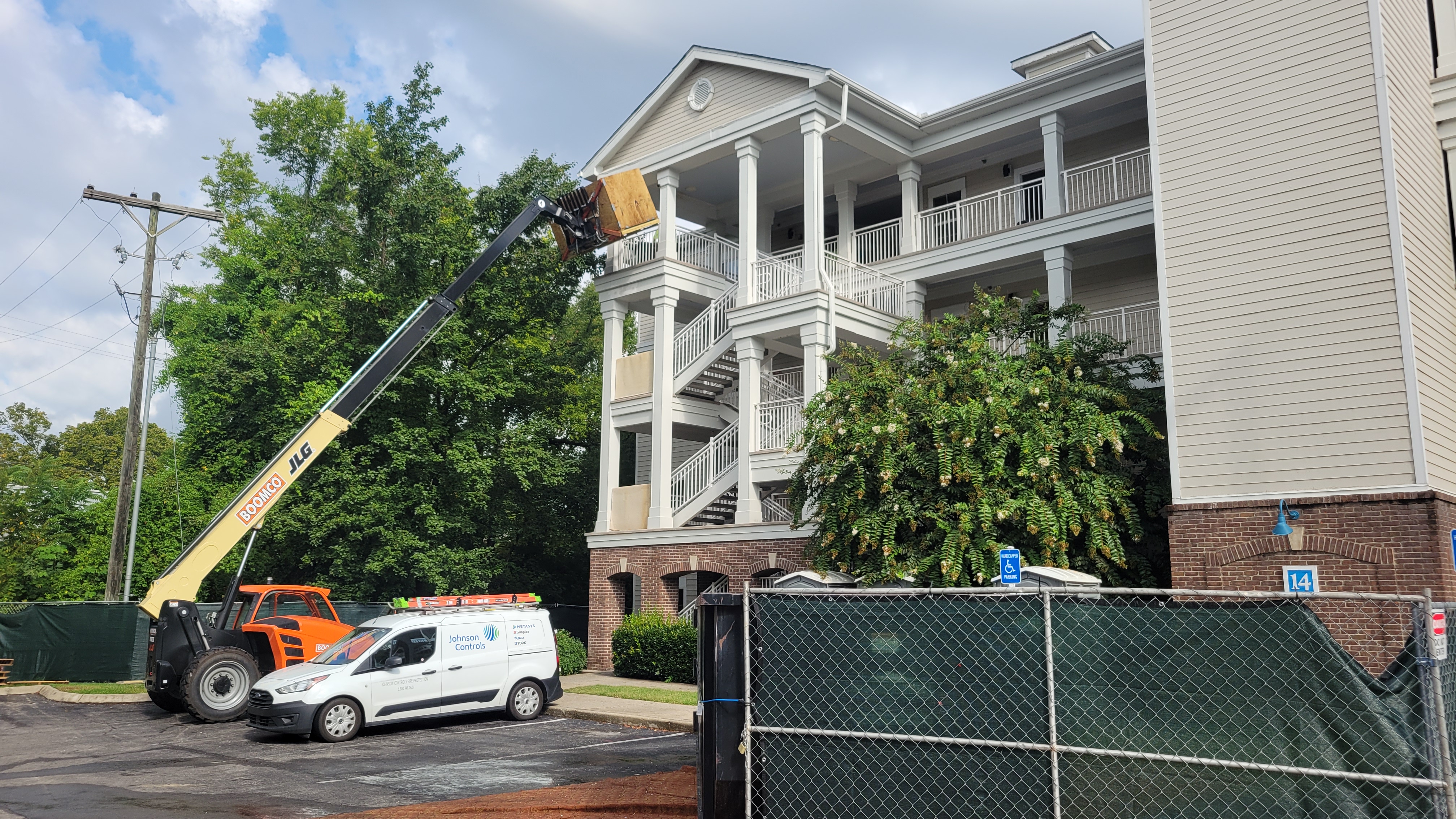 Loading Resort Image...