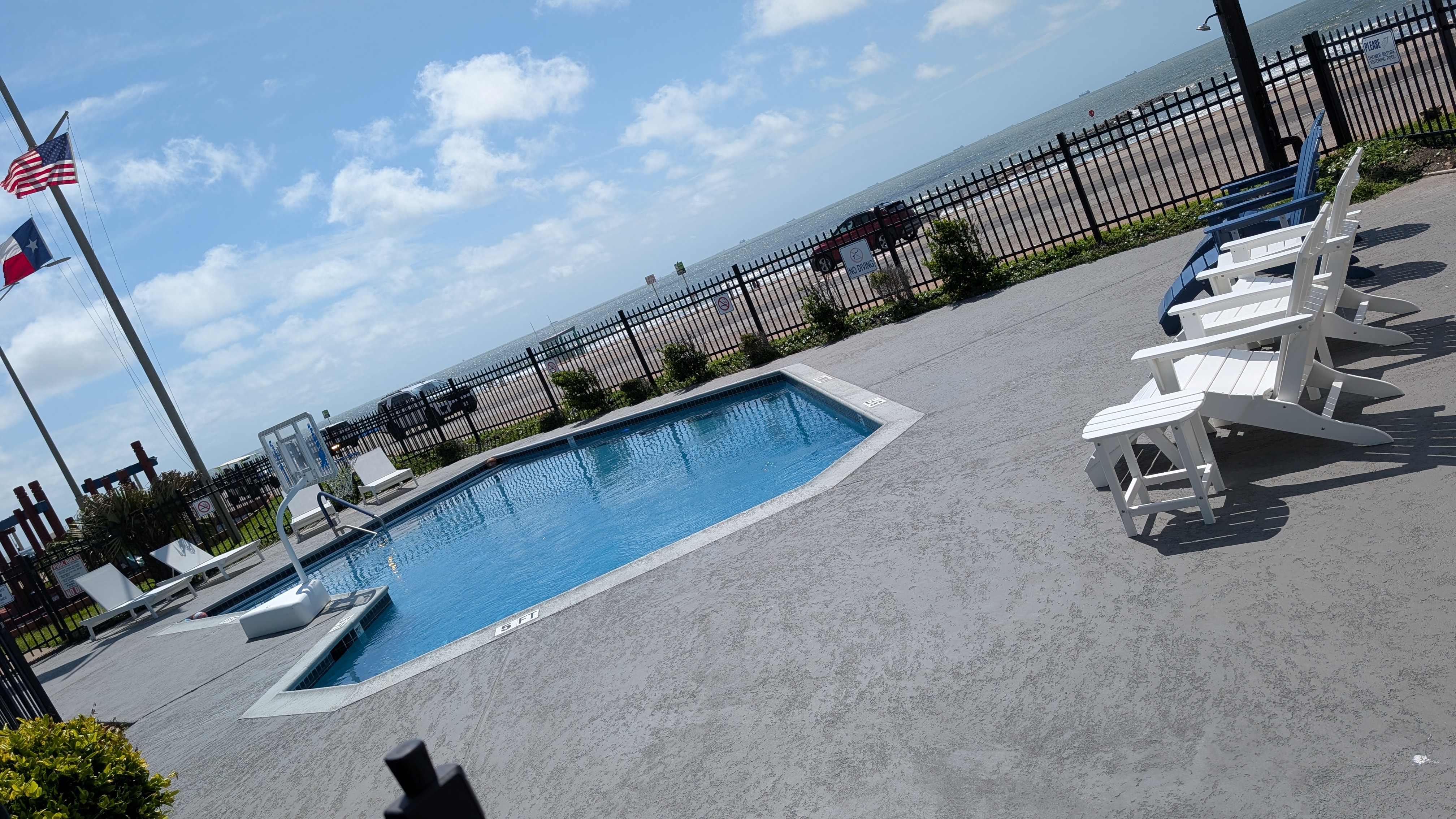 Loading Resort Image...