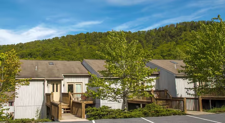 Loading Resort Image...