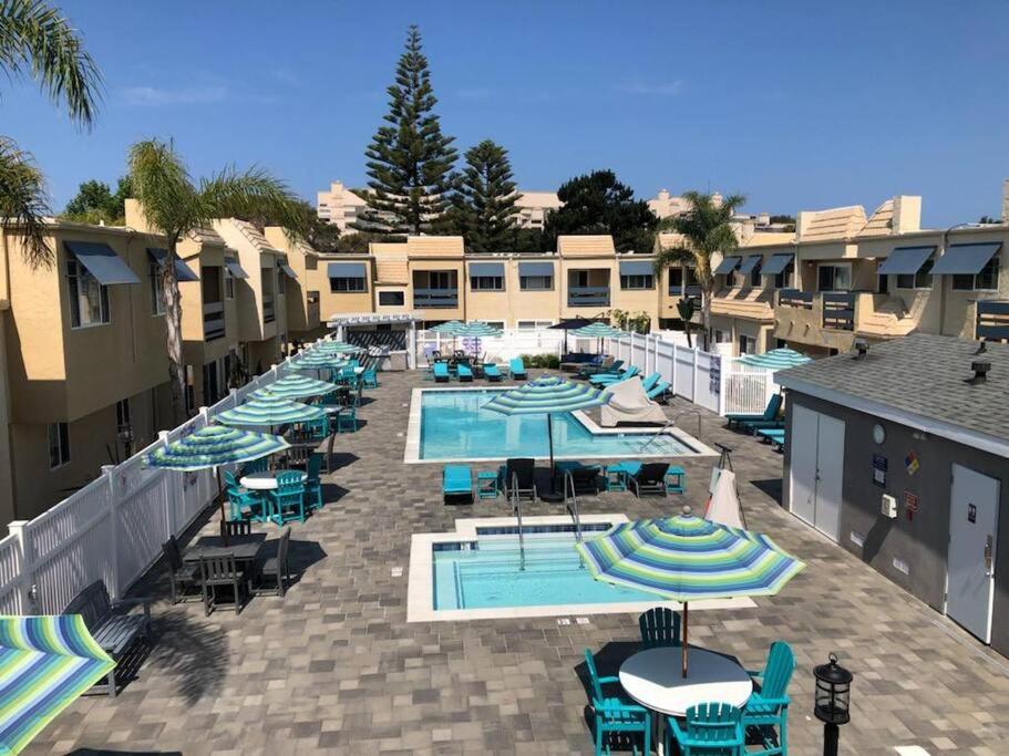 Loading Resort Image...