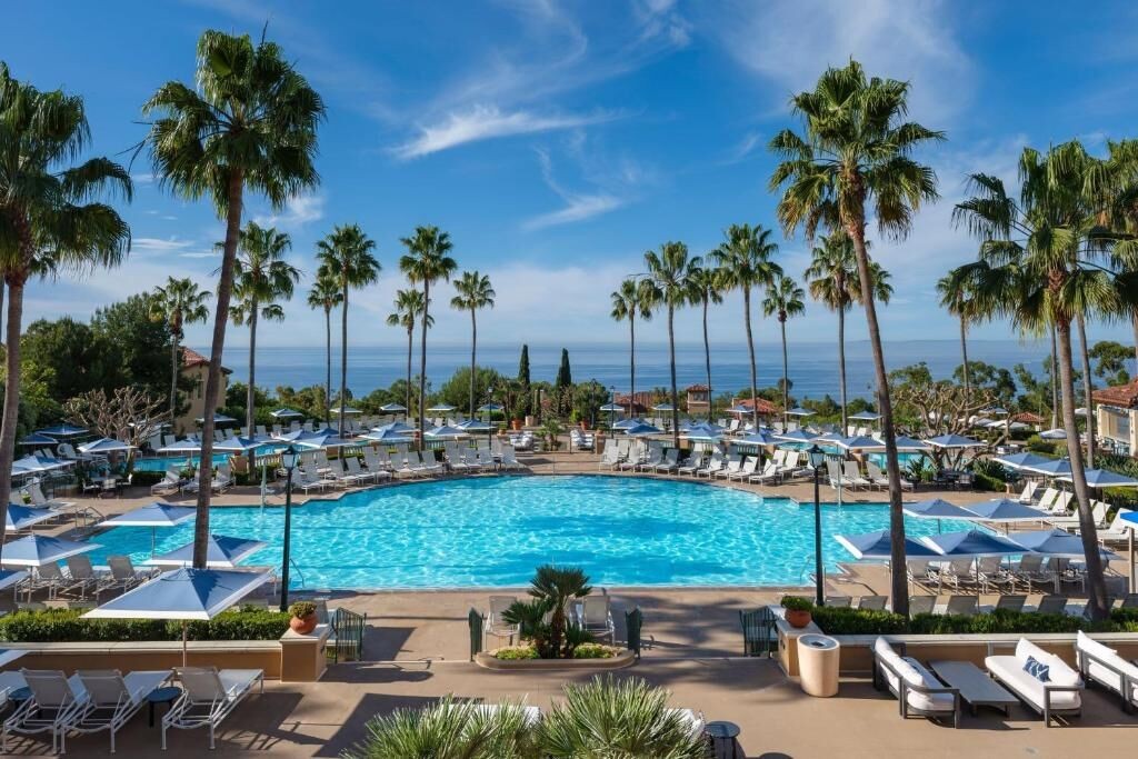 Loading Resort Image...