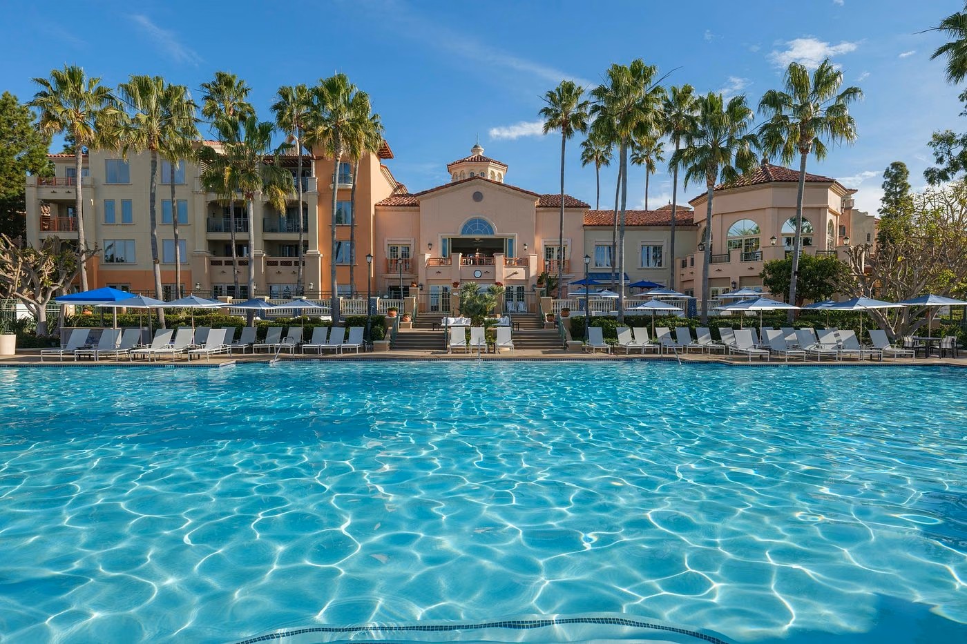 Loading Resort Image...