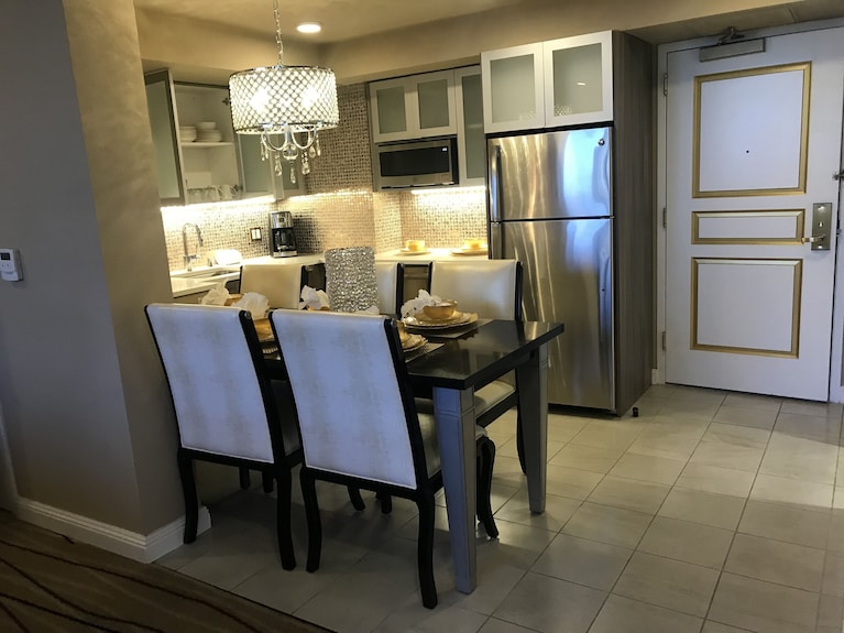 Loading Resort Image...