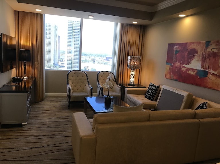 Loading Resort Image...